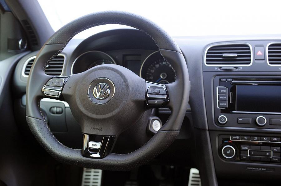  Volkswagen Golf R 2012 года  (фото 34 из 106)